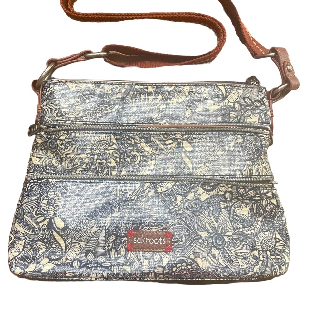 SAKROOTS Desert Spirit Basic Crossbody in Blue Floral Triple Zip